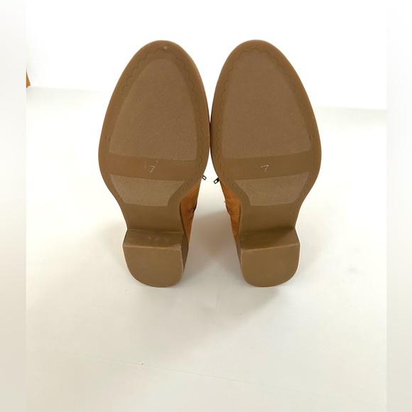 Daxi Scalloped Booties in Camel- New in Box - Picture 8 of 10